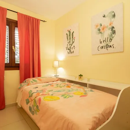 Coastal With Terrace And Pool Punta Del Hidalgo